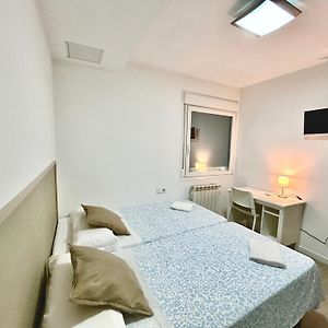 Habitación Estándar con 2 Camas Individuales